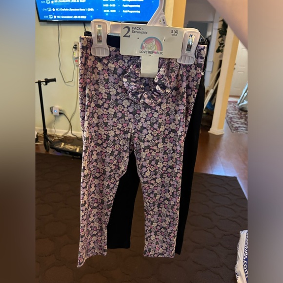 Love RepublicGirls'👧🏻SuperSoftRibbed 2 PackLeggings👖wMatchingScrunchie Sz S 4 - Picture 2 of 4